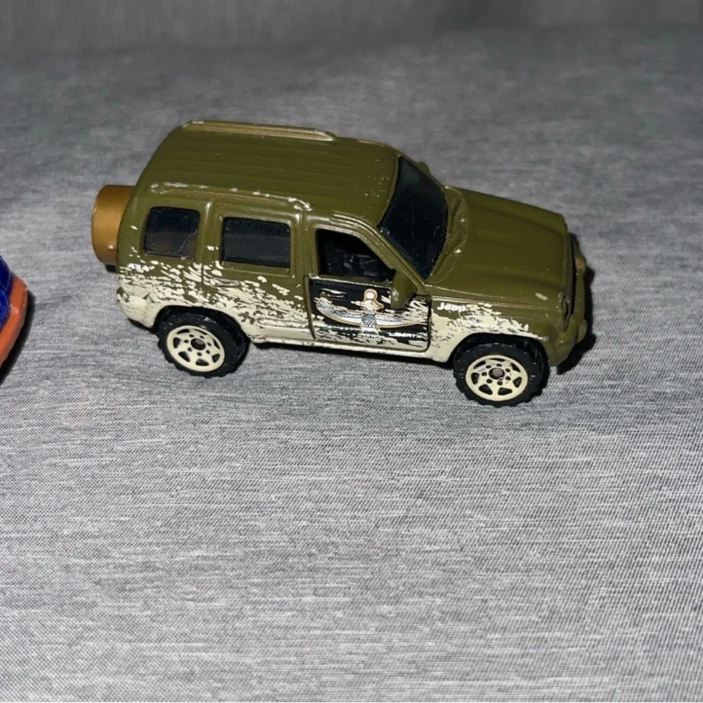 Lot Of 3 Matchbox Car Toy Chevy K-1500, Mud Splash Jeep Liberty, Grand Cherokee